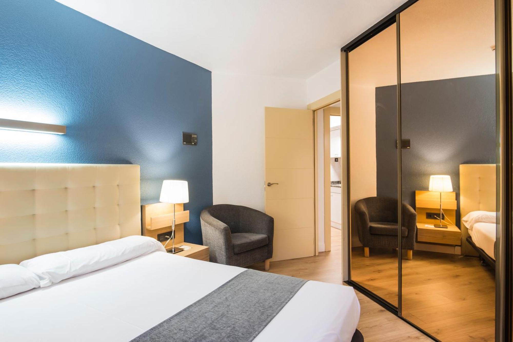โฮเทล อปาร์ตาเมนโตส ดอน การ์โลส Hotel ซานตานเดร์ ภายนอก รูปภาพ