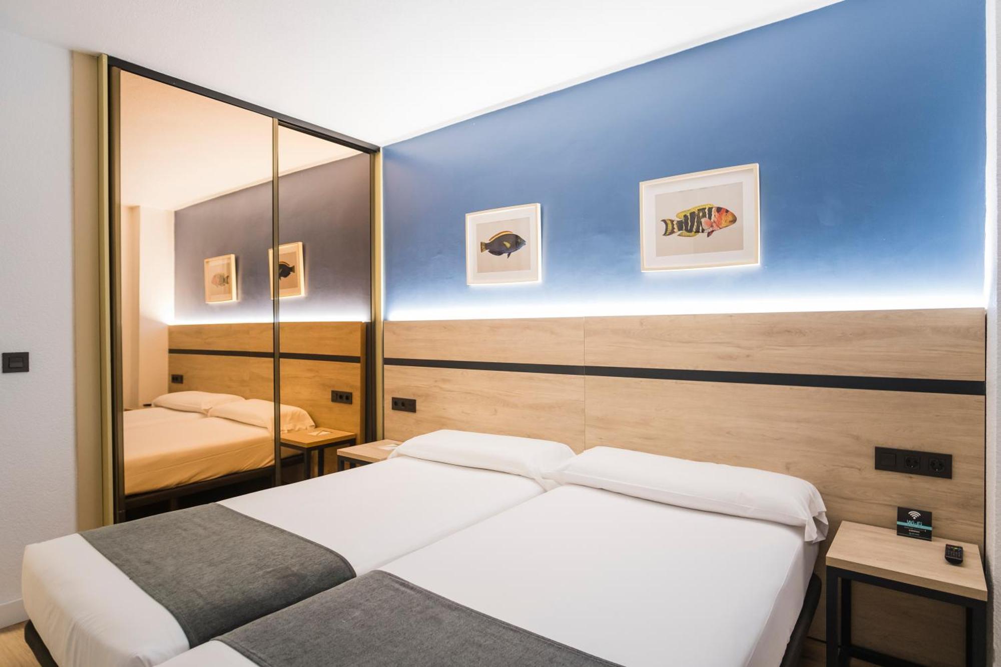 โฮเทล อปาร์ตาเมนโตส ดอน การ์โลส Hotel ซานตานเดร์ ภายนอก รูปภาพ